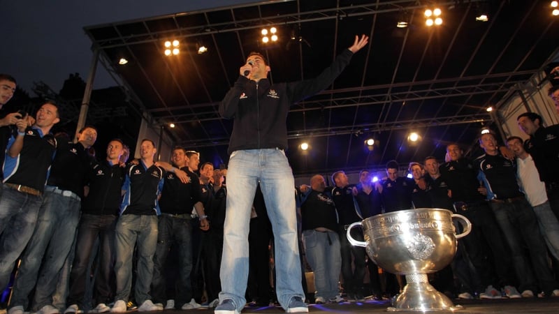 Don't give up the day job - David Henry was in flying form as he led the team in an impromptu performance of Molly Malone from the stage at Merrion Square