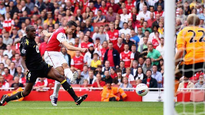 Robin van Persie scored a brace for the Gunners