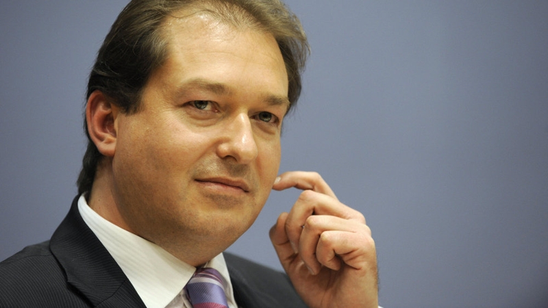 Alexander Dobrindt believes the EFSF 'should have the right to organise the exit'