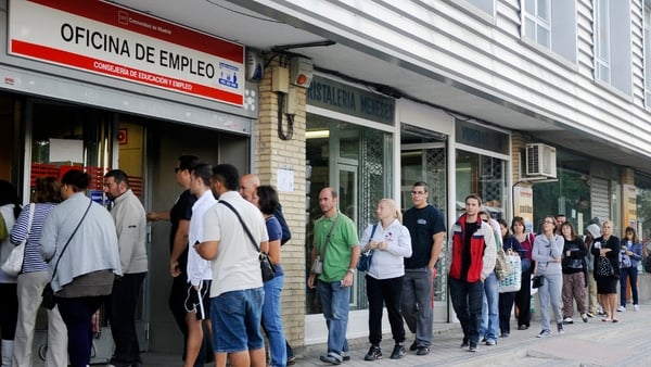 Spain's unemployment rate rises to 18.6% in the first quarter