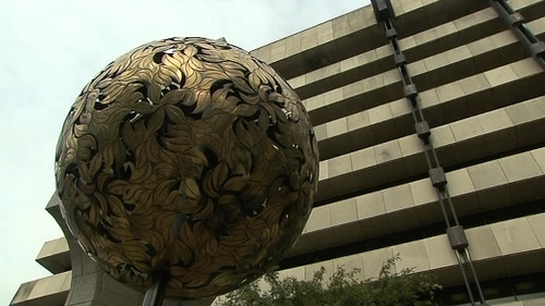 Emergency loans from Central Bank to Irish banks fell to €39.8 billion last month