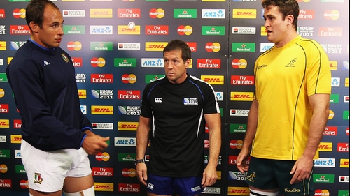 Alain Rolland (centre) takes control of this year's Aviva Stadium decider