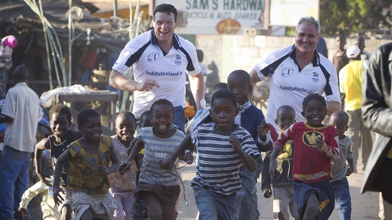 Brent Pope and Malcolm O'Kelly training some young Zambians