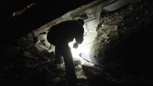 Rescuers are looking for survivors of Turkish quake