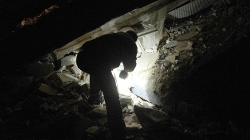 Rescuers are looking for survivors of Turkish quake