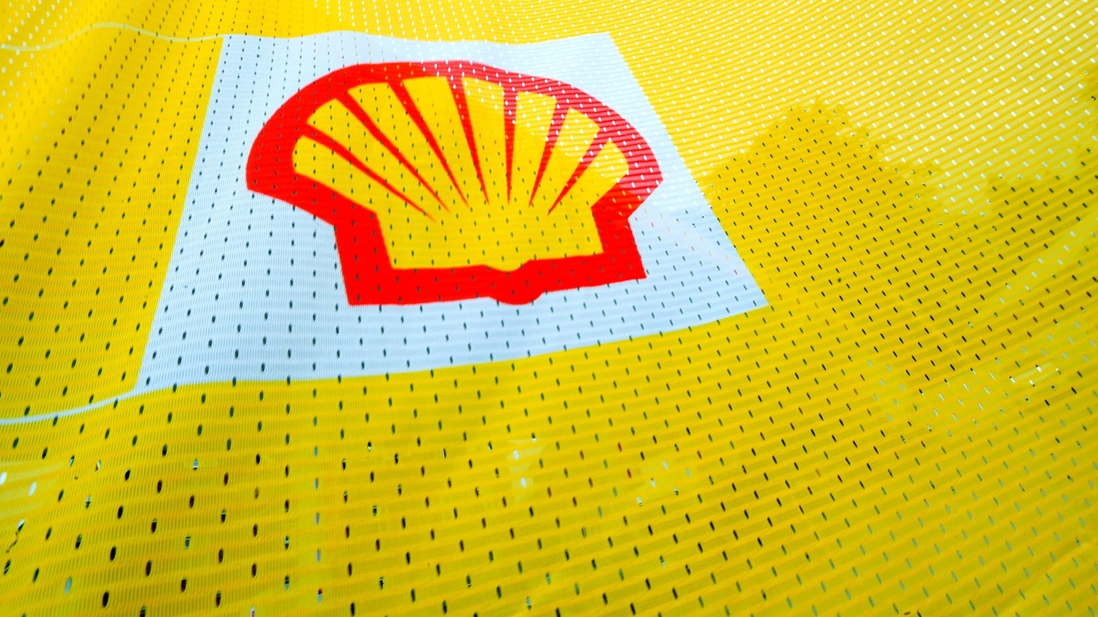 Shell third-quarter profit beats expectations