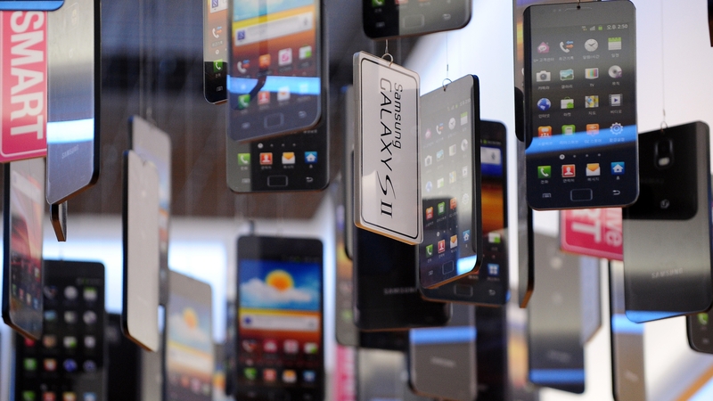 Samsung sold the highest number of smartphones last year