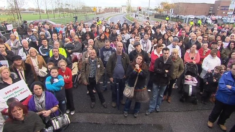 Cllrs have called for the Taoiseach and Environment Minister to meet residents of Priory Hall