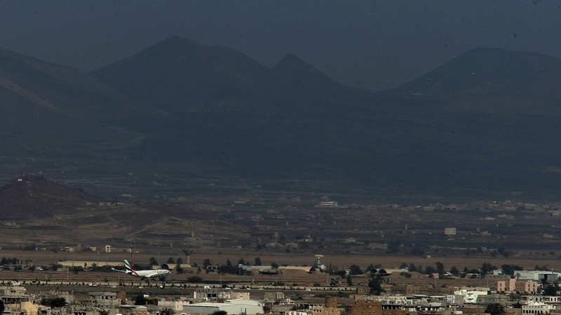 Sanaa Airport closed due to blasts closeby