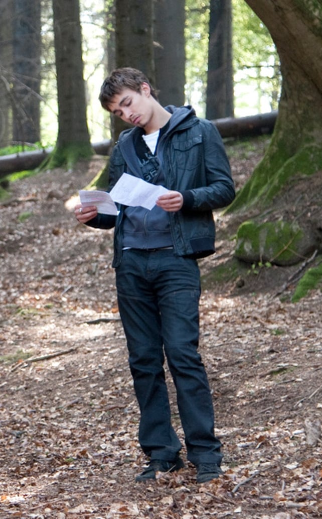 Robert Sheehan on location