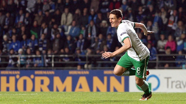 Keith Andrews will link up with international team-mates Shane Long and Simon Cox at The Hawthorns