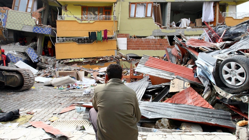 Death toll from both earthquakes is over 600