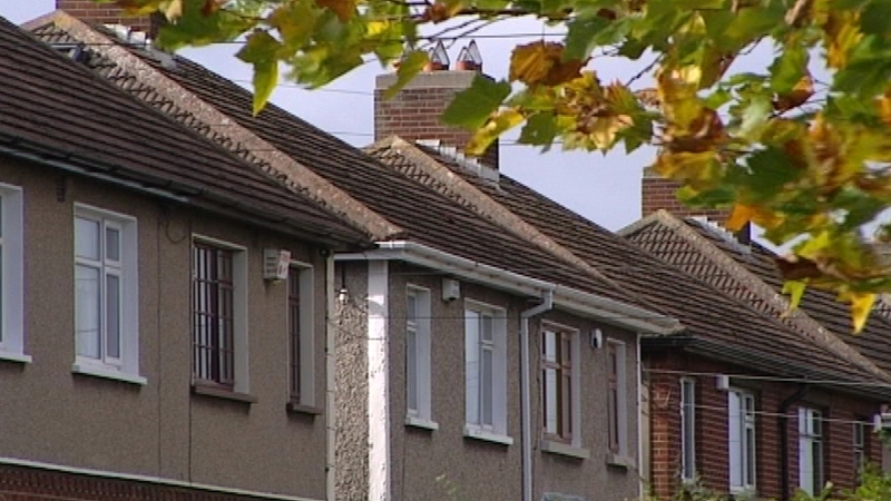 The total number of private mortgage arrears cases has fallen below 100,000 for the first time