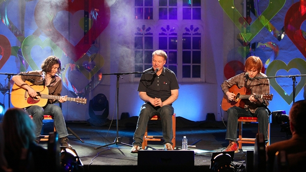 Edwyn Collins in performance on Other Voices in 2011