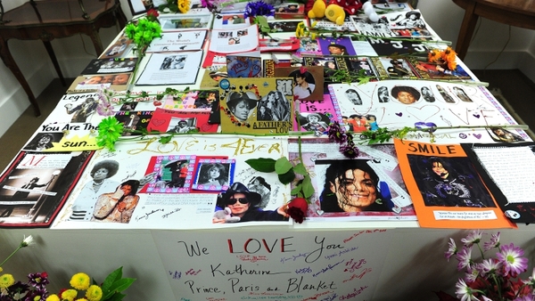 Michael Jackson auction - Everthing must go