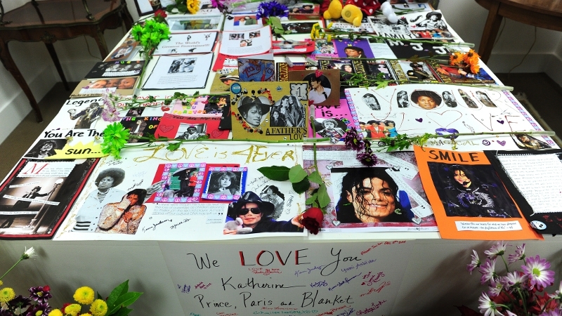 Michael Jackson auction - Everthing must go
