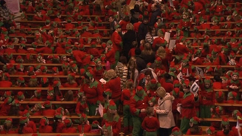 936 people in Tipperary dress up as elves to get into Guinness Book of Records