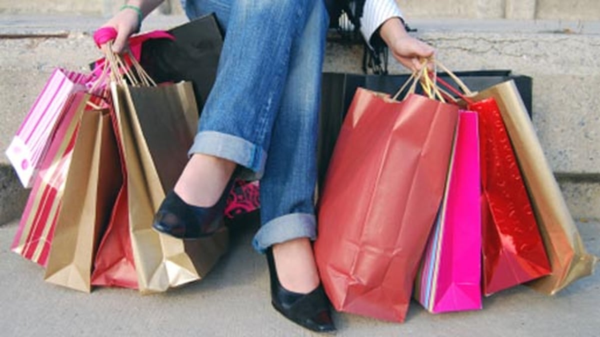  Lisa Ní Lúing -Aoine mhór na Siopadóireachta    