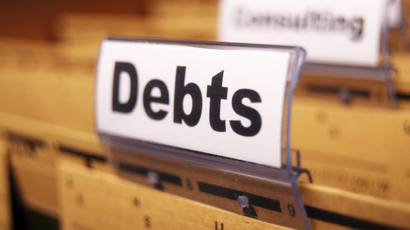 The Institute of International Finance report estimated that the nominal value of global debt declined by some $4 trillion.