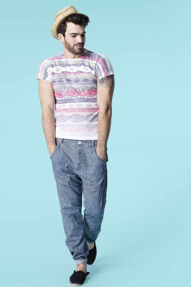 Hat €6.99, t-shirt €14.99, jeans €34.99 and espadrilles €8.99