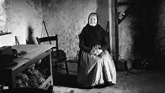 Peig, 1946 Photographer: Caoimhín Ó Danachairn By kind permission of the National Folklore Collecti…