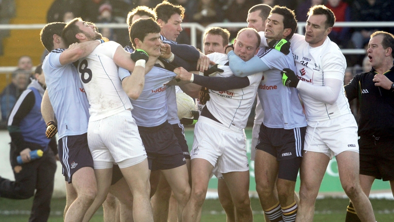 Both sides finished with 14 players in Newbridge