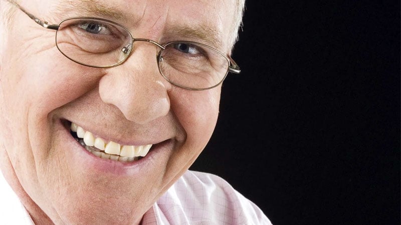 Seán Bán Breathnach will present Jockey Eile