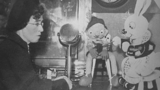 Marion King Cushaboo and Sean Bunny 
© RTÉ Stills Library 0284/028