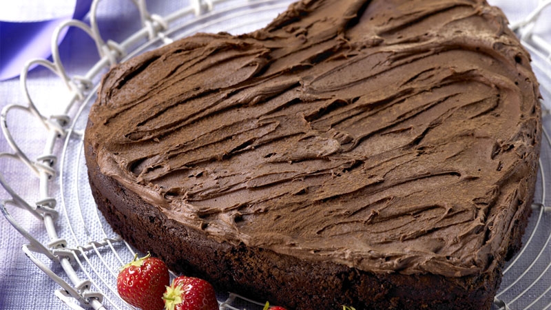 The bigger the cake, the bigger the love!