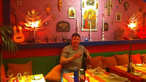 Ed kicks back (again) in Lanza at the Cantina Don Rafael