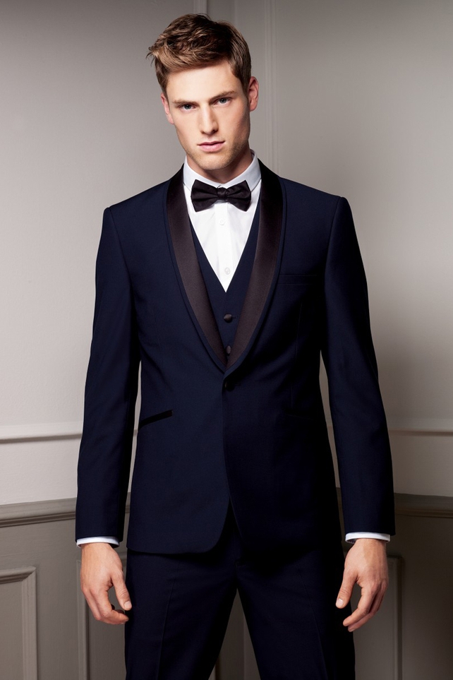 This navy, three-piece tuxedo is perfect for a Valentines posh meal