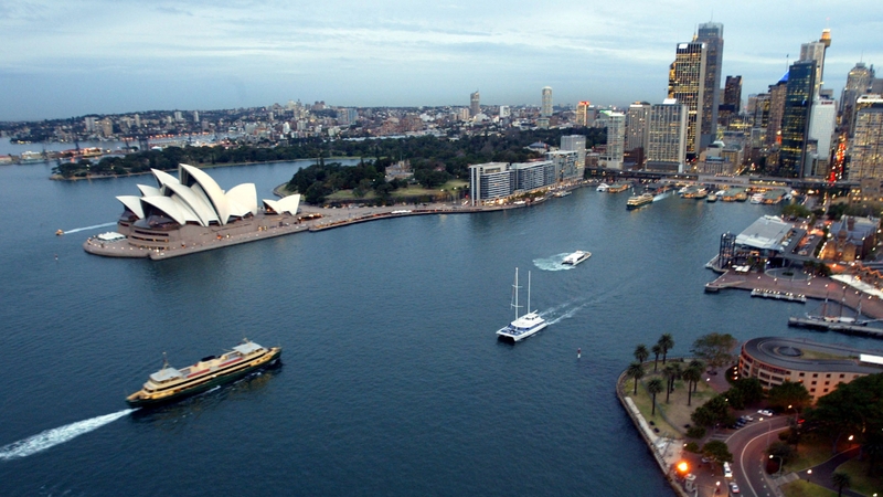 Australian rates at record low of 2.75%