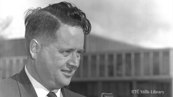 RTÉ sports commentator Michael O'Hehir (1963) 1006/025 © RTÉ Stills Library