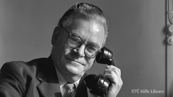 RTÉ Controller of Radio Programmes Roibeárd Ó Faracháin (1963) 1007/006 © RTÉ Stills Library