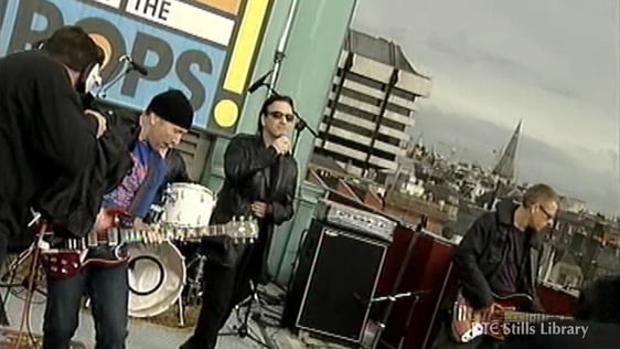 U2 play on roof of Clarence Hotel, Dublin (2000)
© RTÉ Stills Library 3036/036