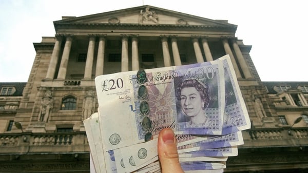 The Bank of England is piling pressure on UK banks by requesting all major lenders scrap cash bonus payments to executives