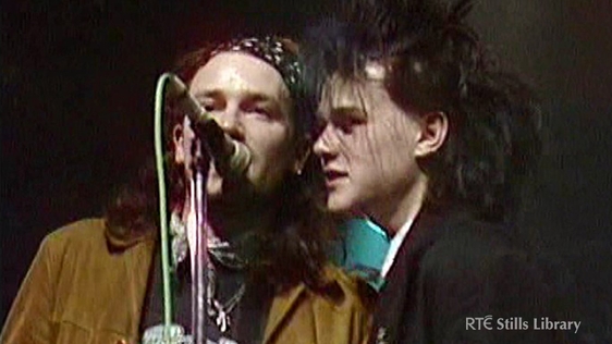 Bono sings with fan on 'TV Gaga'
© RTÉ Stills Library 3036/046