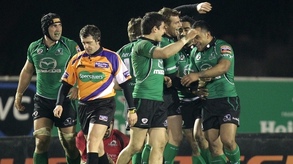 Connacht players celebraye Fetu'u Vainikolo's try at the Sportground