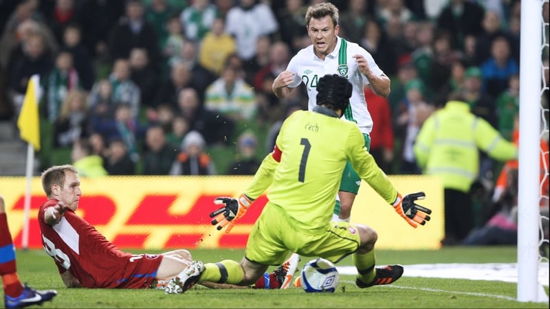 Simon Cox slots home the equaliser