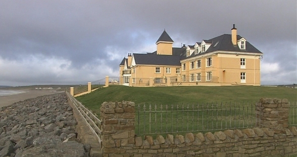 Donegal hotel bought by manager