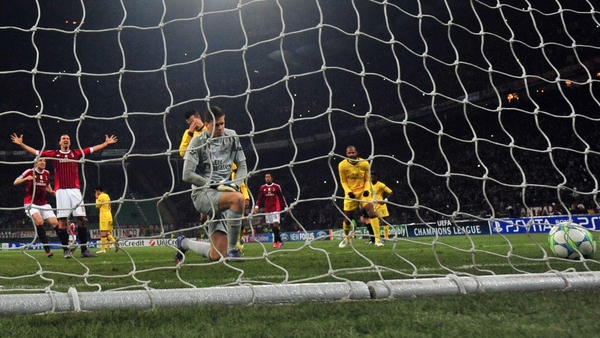 Zlatan Ibrahamovic's penalty completed AC Milan's 4-0 rout of Arsenal in the first leg of their Champions League tie