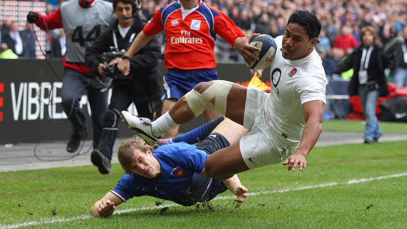 Manu Tuilagi evades a tackle by Aurélien Rougerie to score in the corner