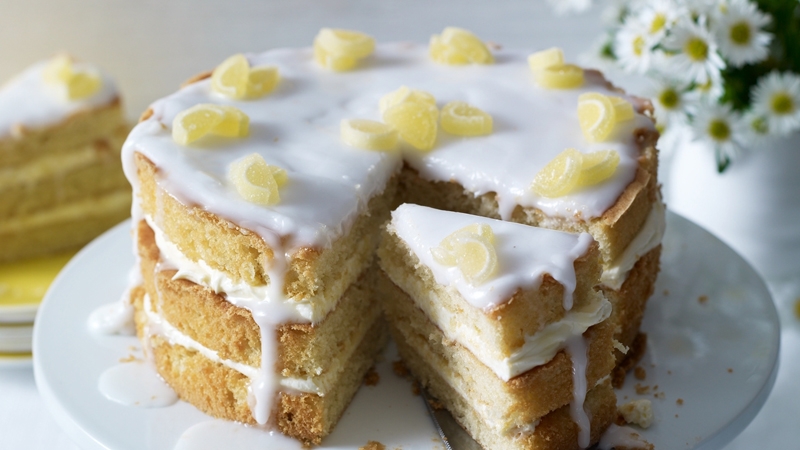 Elderflower Lemon Drizzle Cake