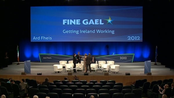 Fine Gael gains two points to 34% in the latest poll