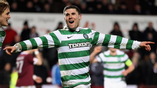Gary Hooper scored twice as Celtic sealed the title with a 6-0 win over Motherwell