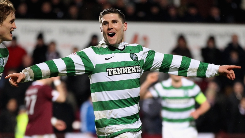 Gary Hooper scored twice as Celtic sealed the title with a 6-0 win over Motherwell