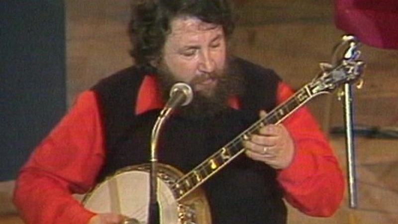 Barney McKenna – Family, friends and fans say goodbye