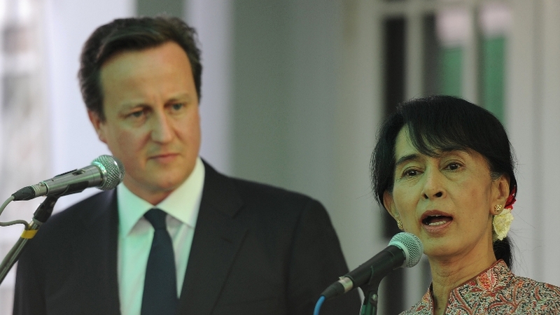 British PM David Cameron met Myanmar pro-democracy leader Aung San Suu Kyi at her Lakeside Villa