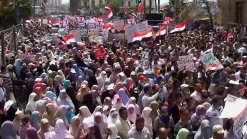 Syrian protesters take to the streets to test the ceasefire