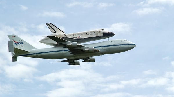 Discovery en route to the Smithsonian Institution's National Air and Space Museum in Washington